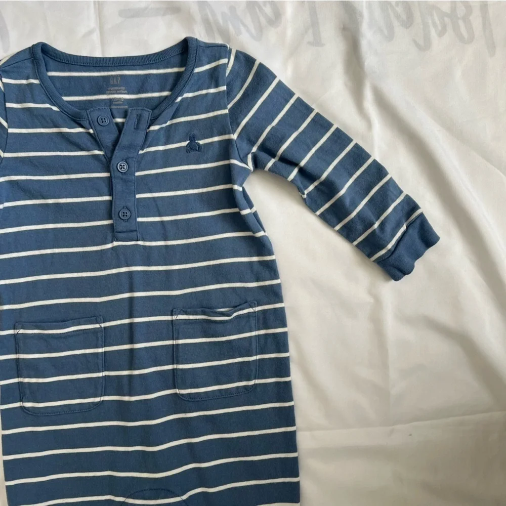 Baby Gap Blue and White Striped Kids Long Sleeve One Piece Size 12-18 Months